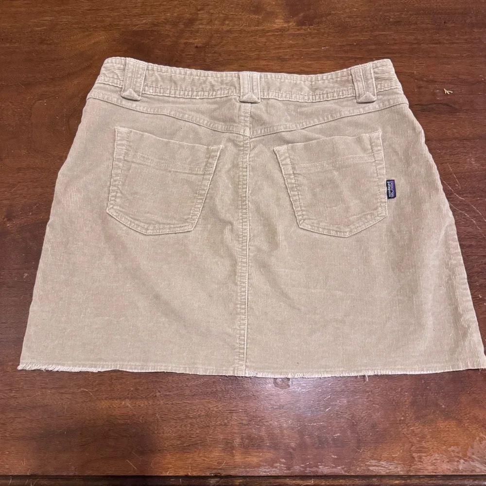 Patagonia Womens Tan Corduroy Mini Skirt Organic Cotton Size 6 Raw Hem Beige